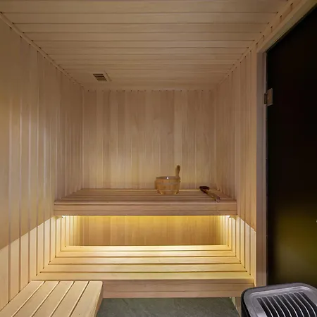 Apartment De Luxe Avec Sauna Et Terrasse Au Centre De - Fr-1-567-51 Val-d'Isere
