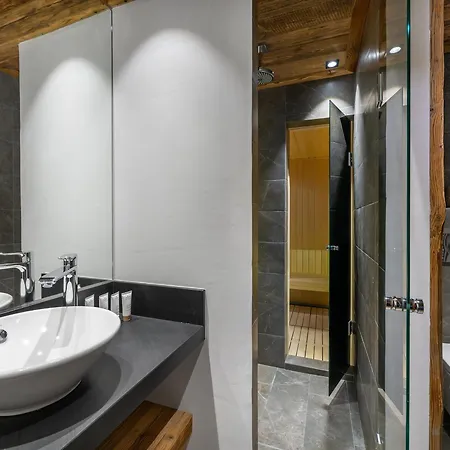 De Luxe Avec Sauna Et Terrasse Au Centre De - Fr-1-567-51 Apartment Val-d'Isere